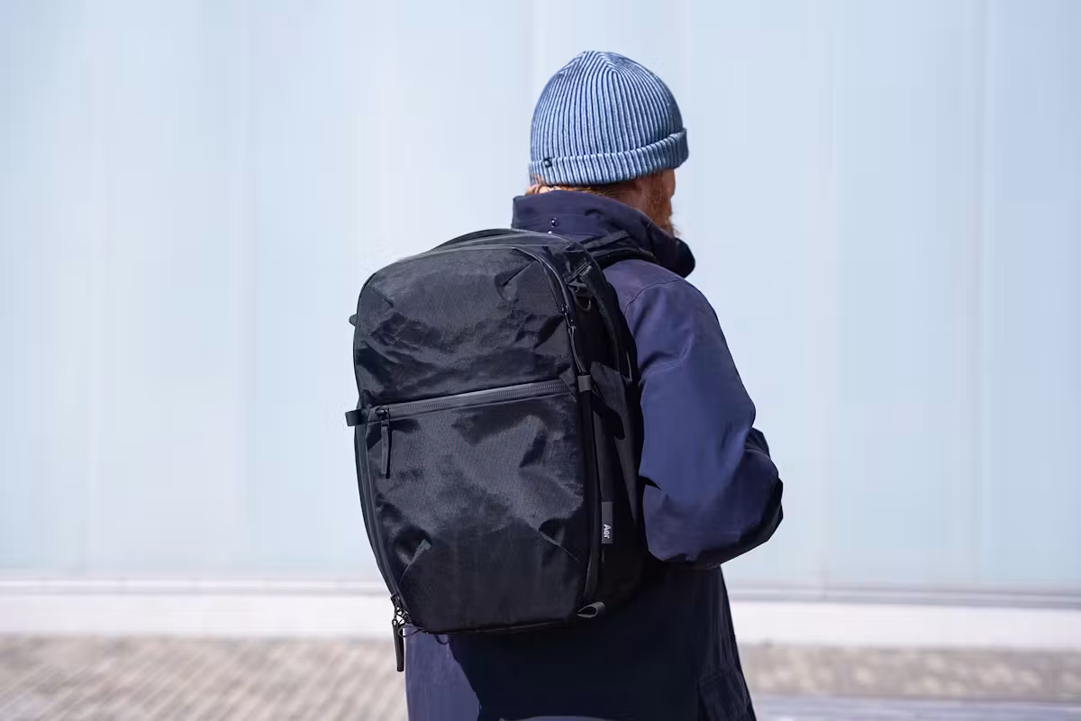 Aer 旅行背包 4 28L 后视图