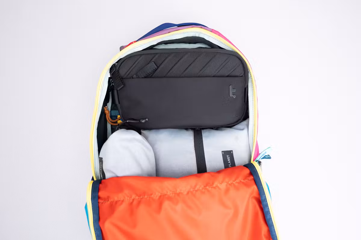 Cotopaxi Allpa 26L 日用背包满载状态