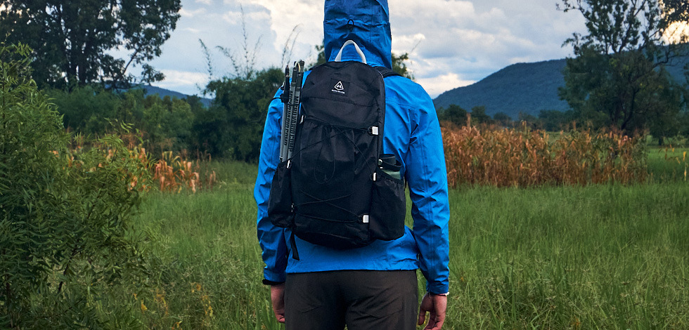 Hyperlite Mountain Gear Daybreak 跨界日用背包：后视图