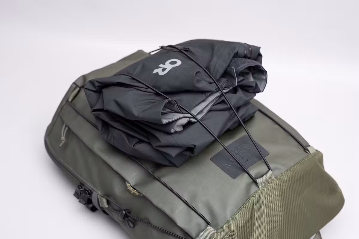 The North Face Base Camp Voyager Pro 轻量级背包弹力绳