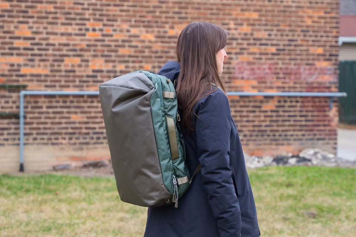 Osprey Transporter Squffel 44 侧面轮廓