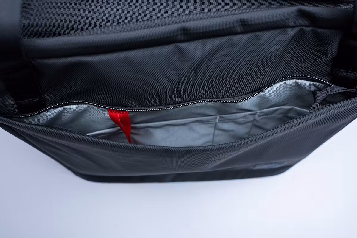 EVERGOODS CIVIC 日常手提包 24L 前袋