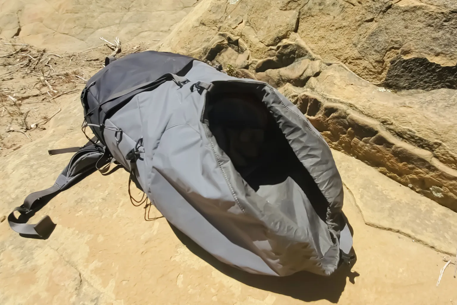 Altvia 36升背包 主袋开口 Altvia 36升背包 主袋开口