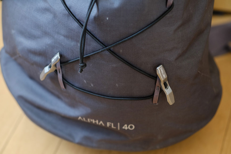 Arc'teryx Alpha FL 40 登山包：面料