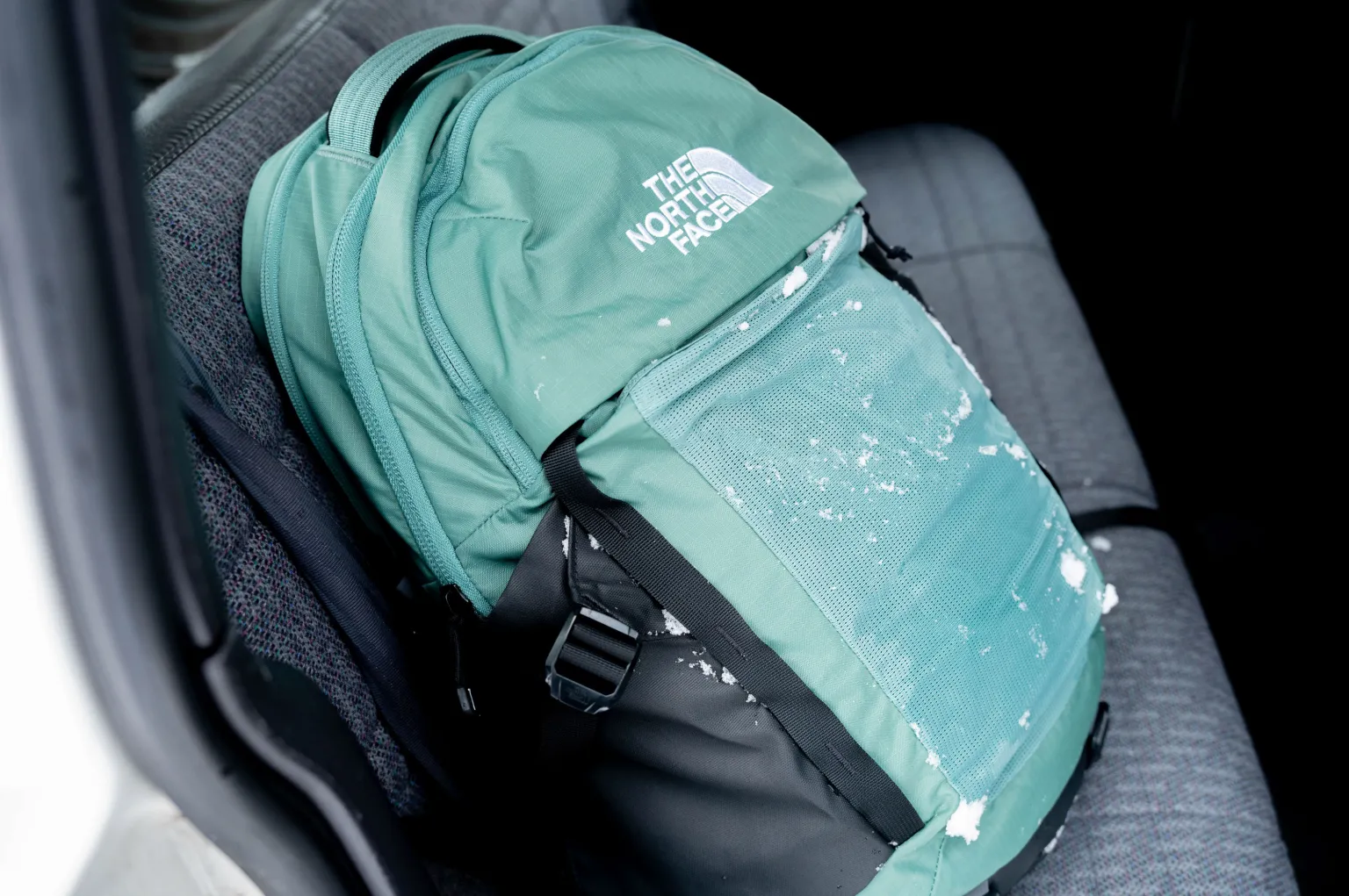 The North Face(北面) Recon 30升背包正面 The North Face(北面) Recon 30升背包正面