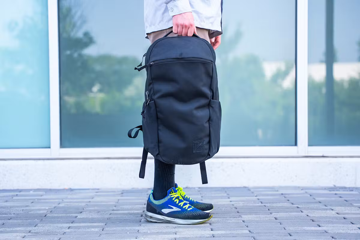 EVERGOODS CIVIC 半拉链 26L V3 顶部提手 EVERGOODS CIVIC 半拉链 26L V3 顶部提手