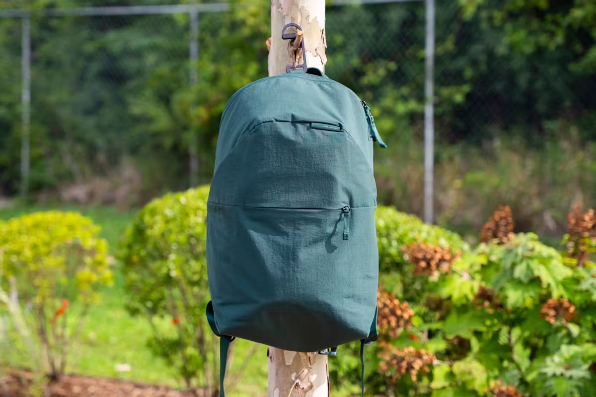 Peak Design City 背包 22L 挂式 Peak Design City 背包 22L 挂式