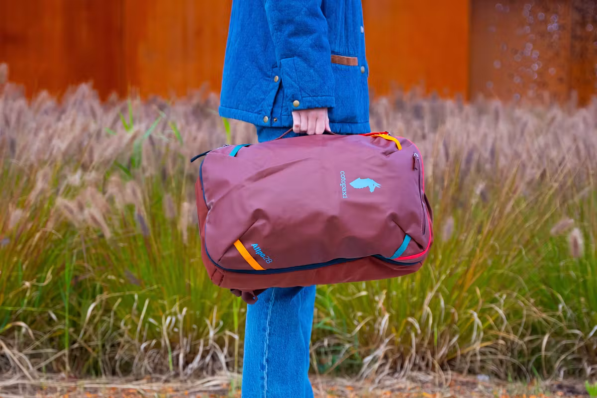 Cotopaxi Allpa 28L 旅行背包侧提手 Cotopaxi Allpa 28L 旅行背包侧提手