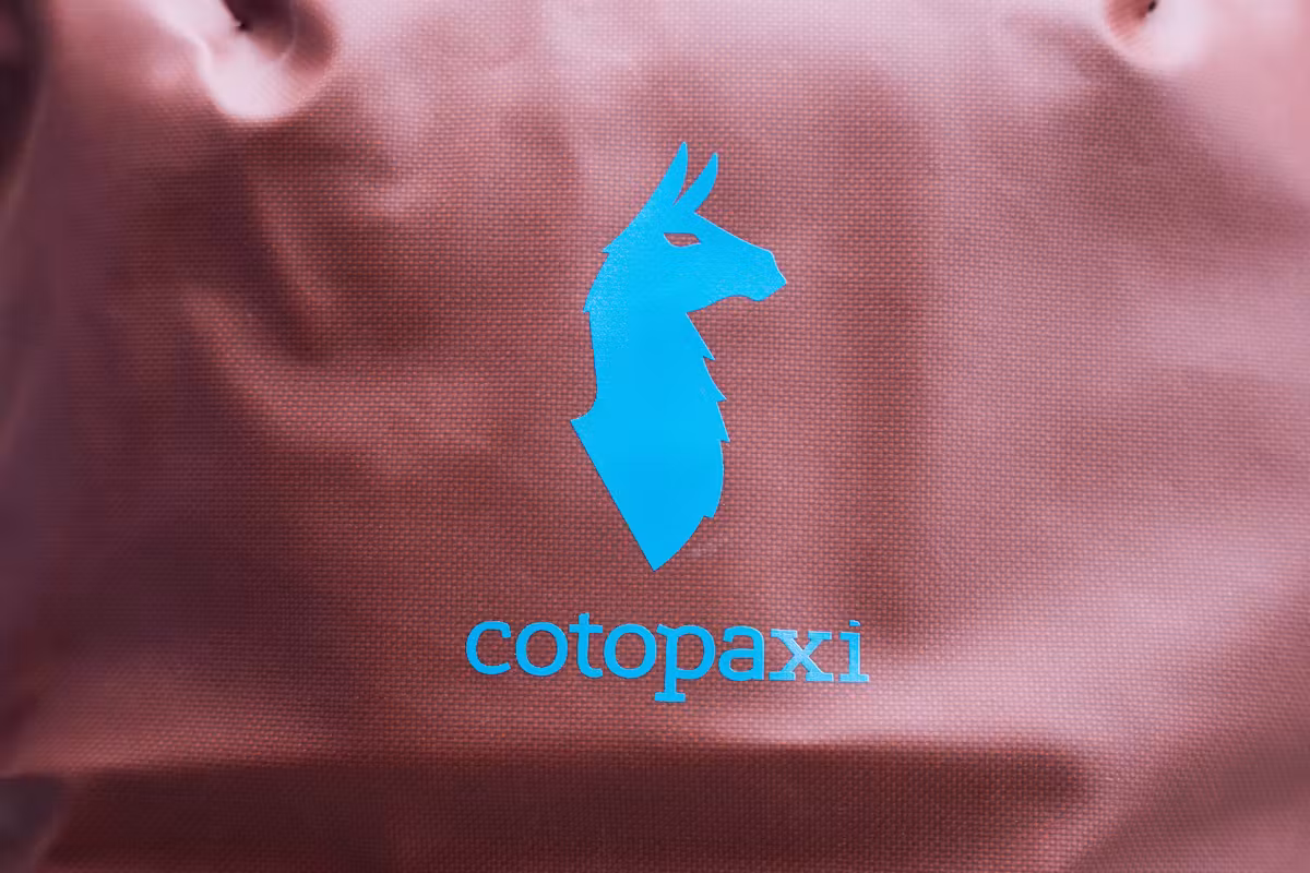 Cotopaxi Allpa 28L 旅行包标志 Cotopaxi Allpa 28L 旅行包标志