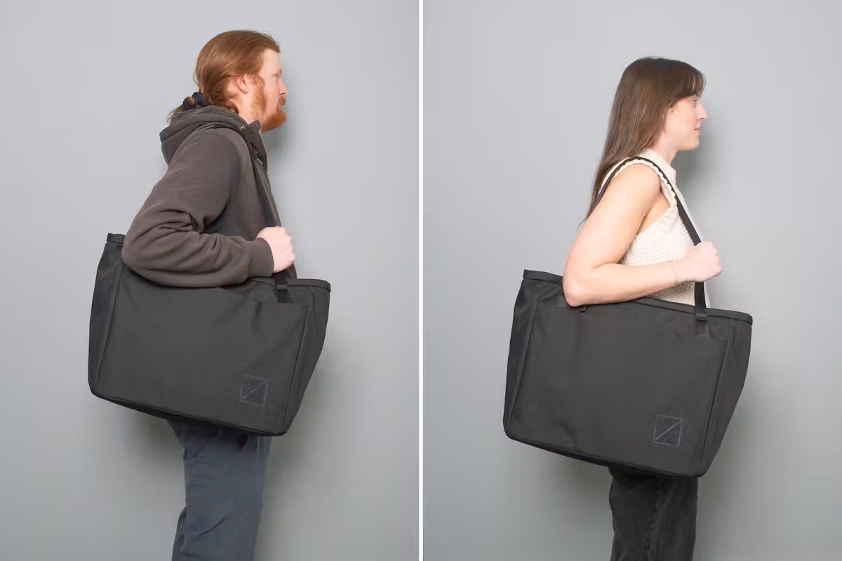 EVERGOODS CIVIC Daily Tote 24L 双人并排比较