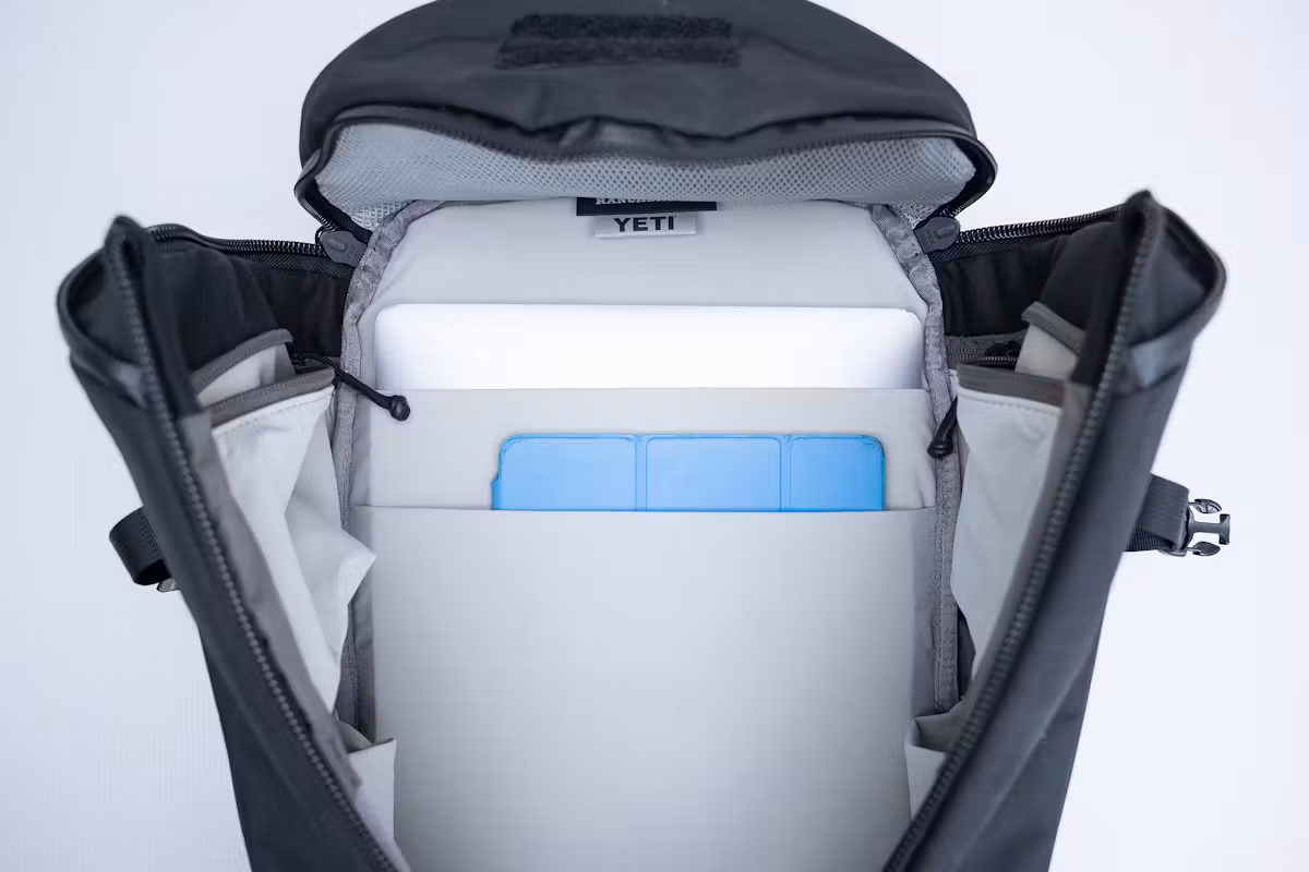 YETI Ranchero 22L 背包内部 YETI Ranchero 22L 背包内部