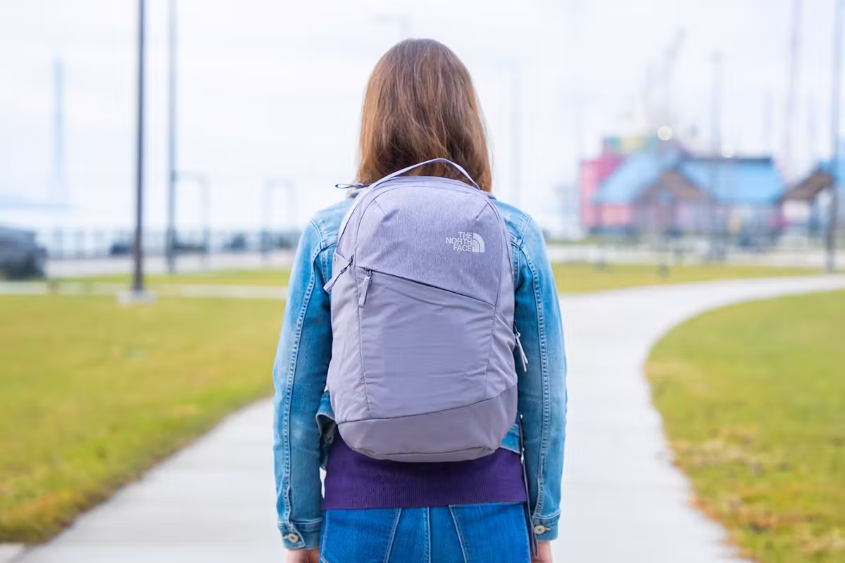 The North Face Isabella Backpack 3.0 后视图