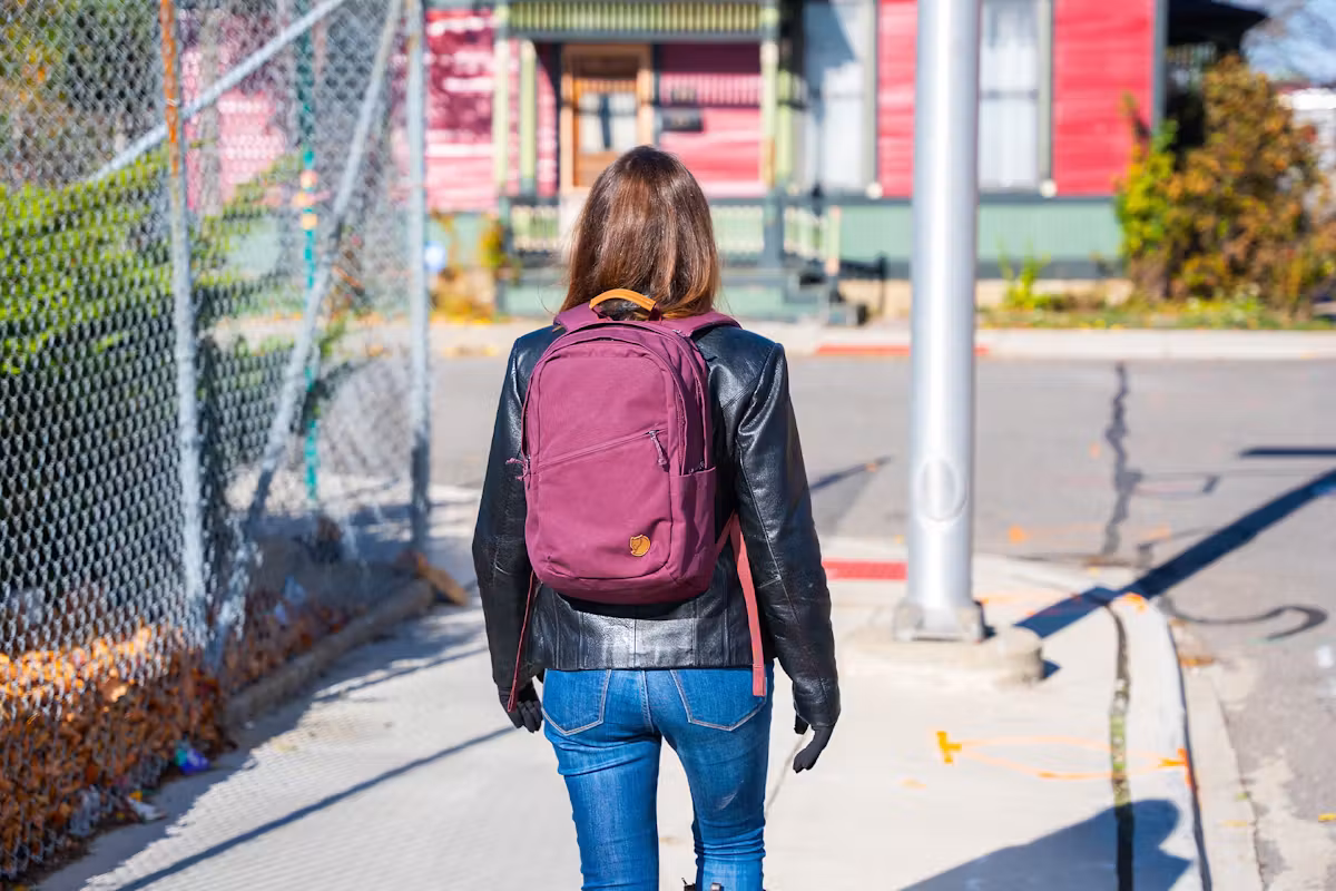 Fjallraven Raven 20L 背包后视图 Fjallraven Raven 20L 背包后视图