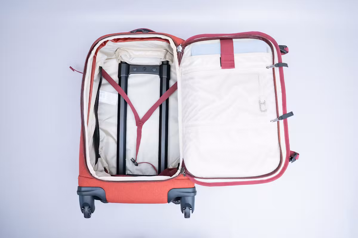 Eagle Creek Gear Warrior XE 四轮登机箱空置状态 Eagle Creek Gear Warrior XE 四轮登机箱空置状态