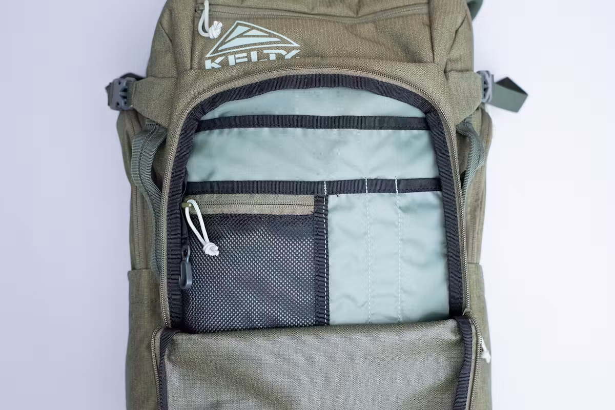 Kelty Redwing Traveller 30 背包内部收纳隔层 Kelty Redwing Traveller 30 背包内部收纳隔层