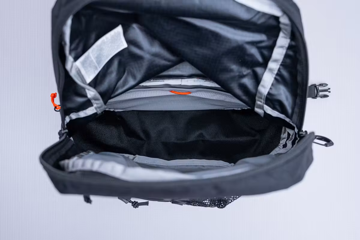 The North Face Borealis 可转换背包内部 The North Face Borealis 可转换背包内部