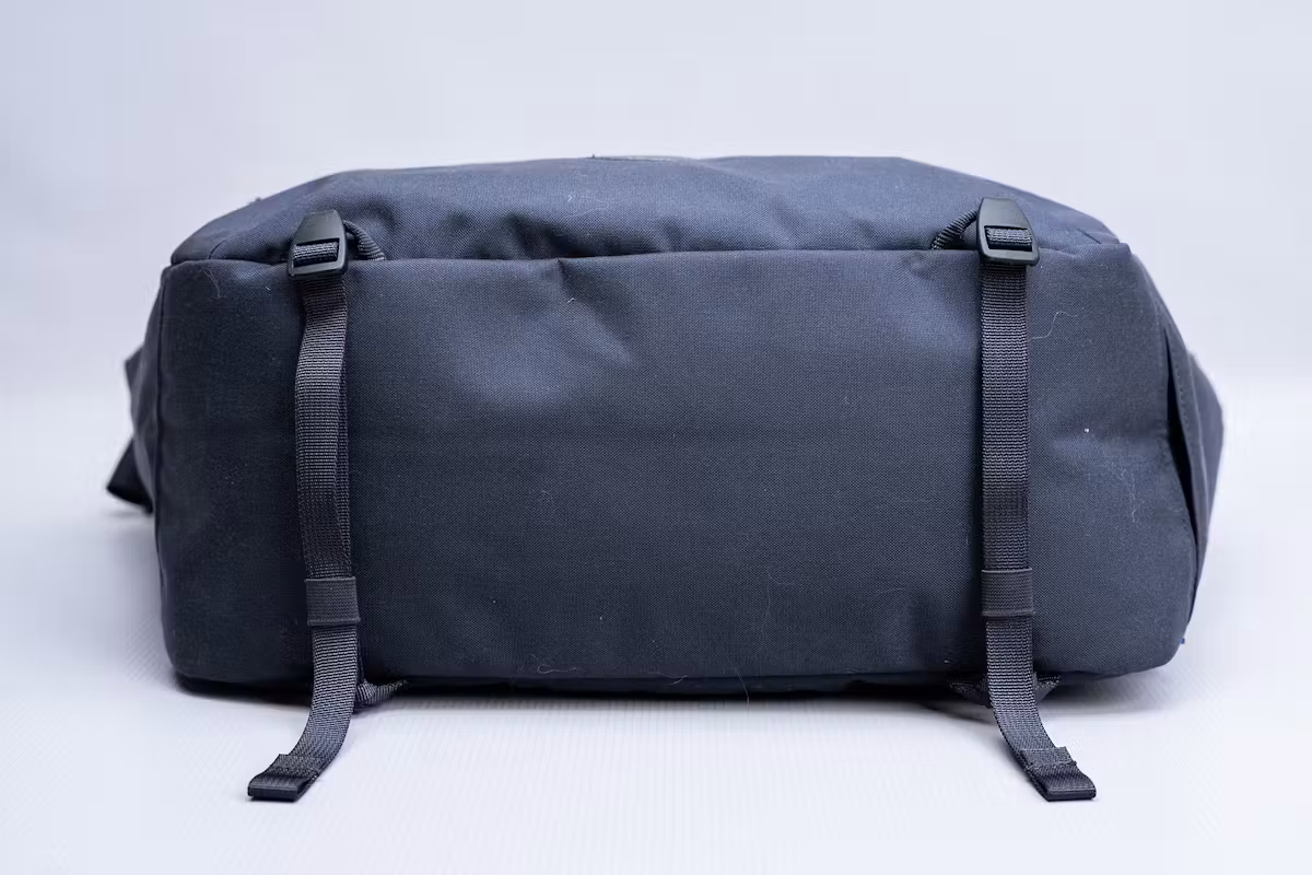 Fjallraven Farden 斜挎包底部压缩带 Fjallraven Farden 斜挎包底部压缩带