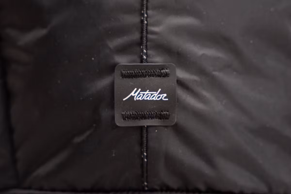 Matador 18L 可折叠背包品牌标识 Matador 18L 可折叠背包品牌标识