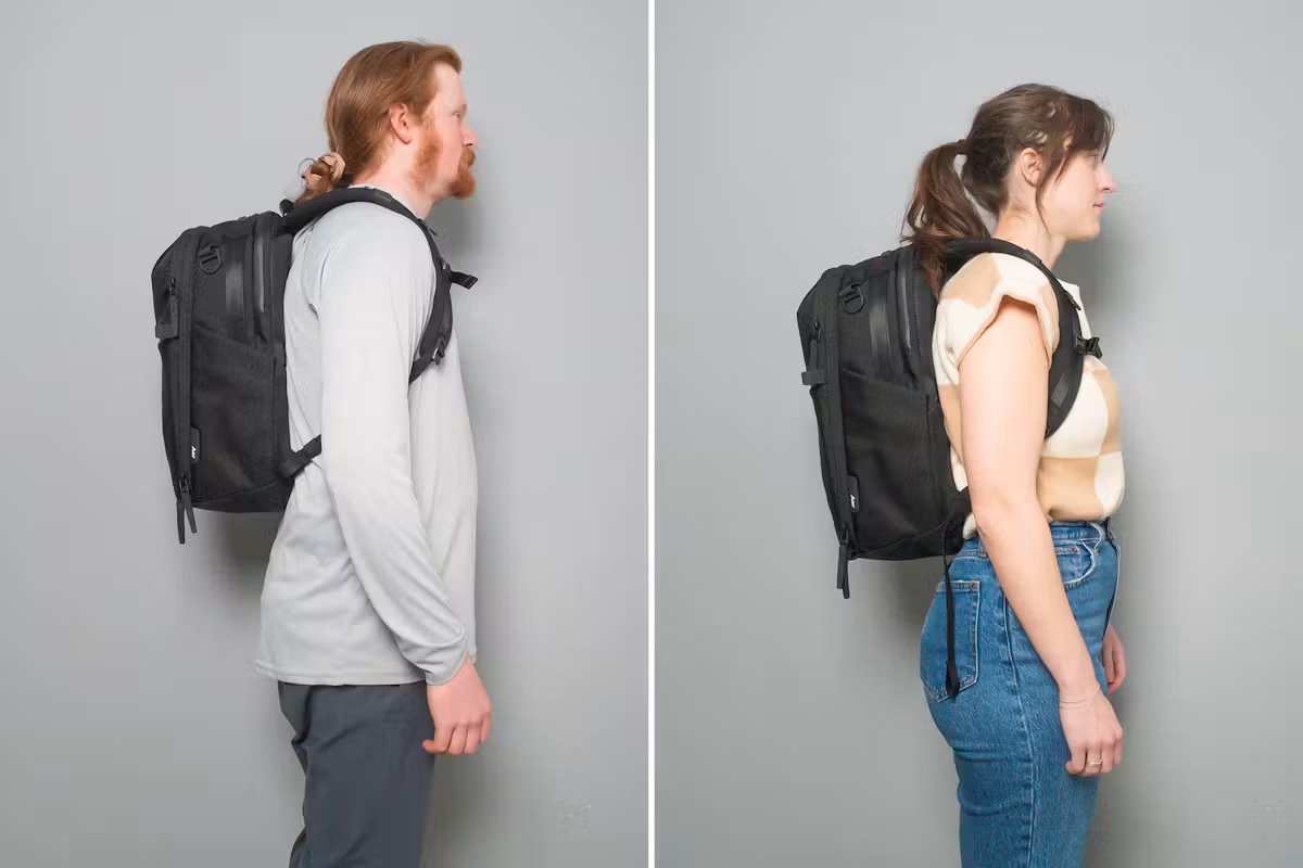 Aer City Pack Pro 2 20L 双人并排比较
