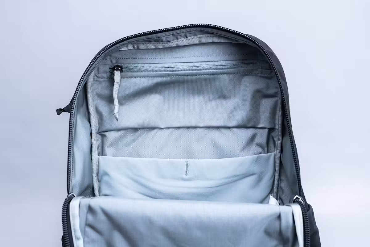 EVERGOODS CIVIC 半拉链 22L (V3) 主仓 EVERGOODS CIVIC 半拉链 22L (V3) 主仓