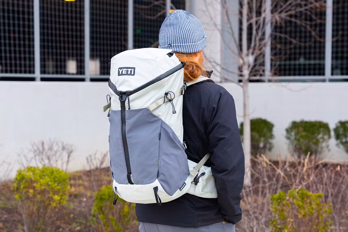YETI Skala 40L 背包背面