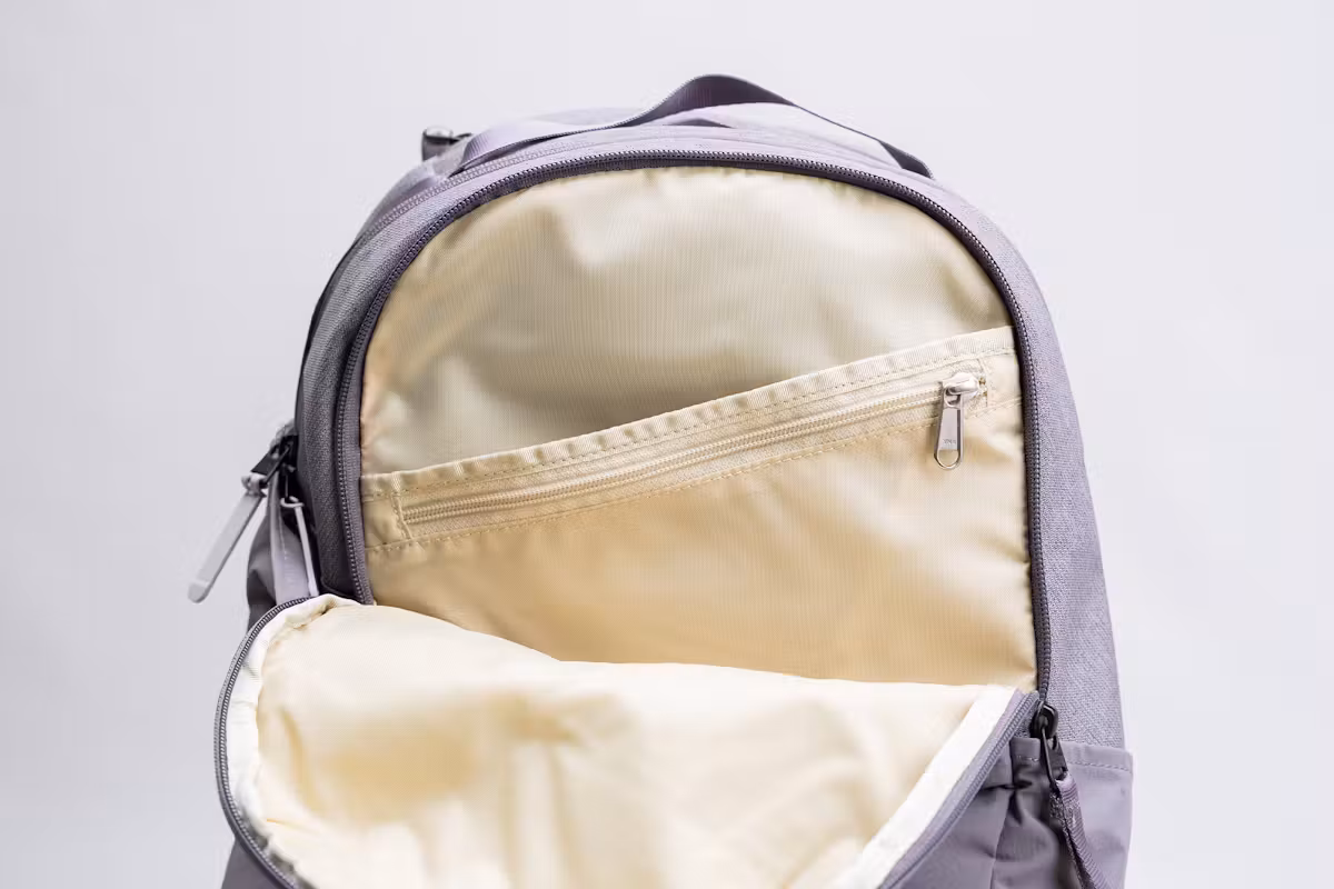 The North Face Isabella 背包 3.0 内袋前隔层