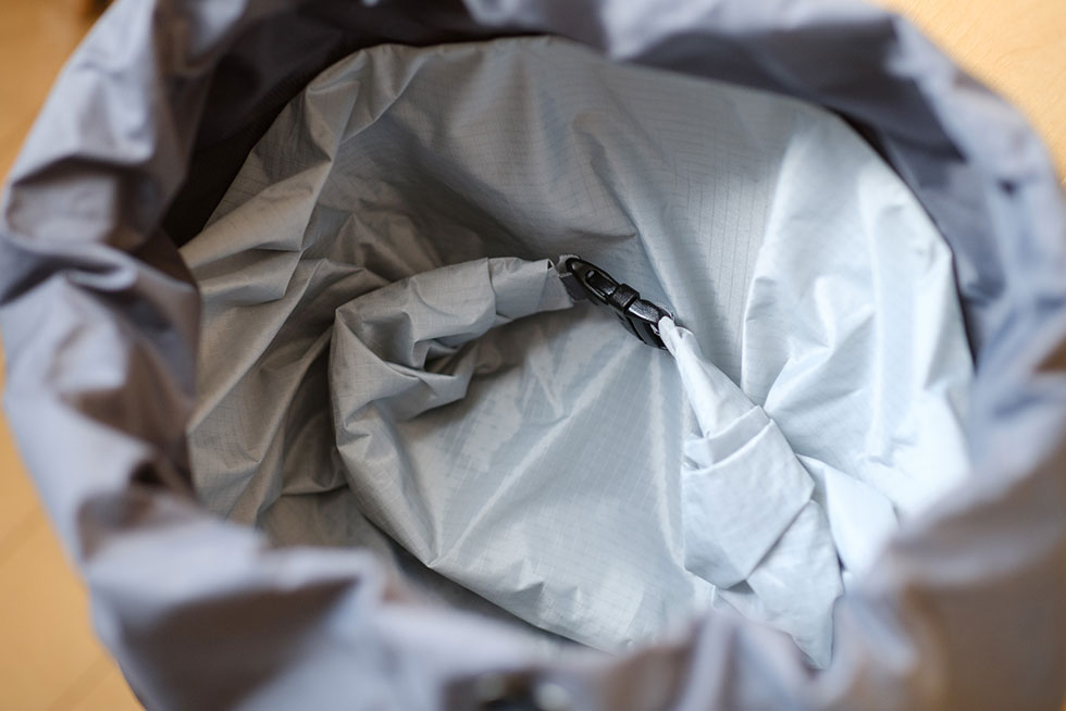 Arc'teryx Alpha FL 40 登山包：内部小口袋
