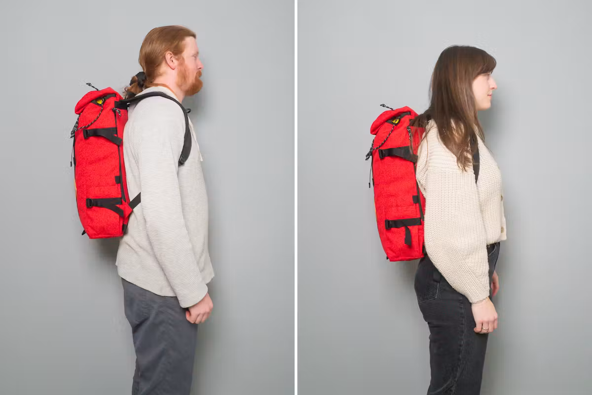 Topo Designs 帆布背包双人并排比较 Topo Designs 帆布背包双人并排比较