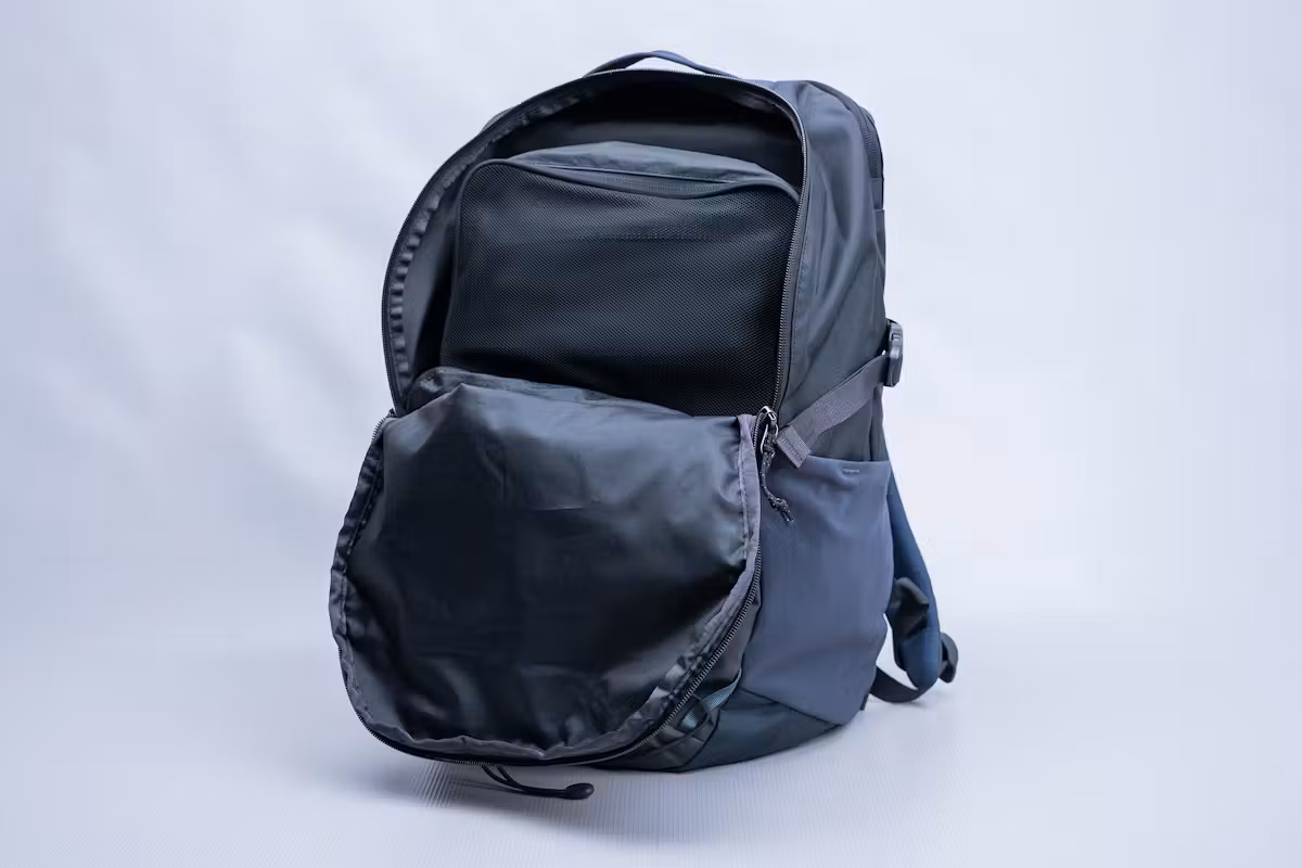 Patagonia Refugio Daypack 30L 主仓 Patagonia Refugio Daypack 30L 主仓