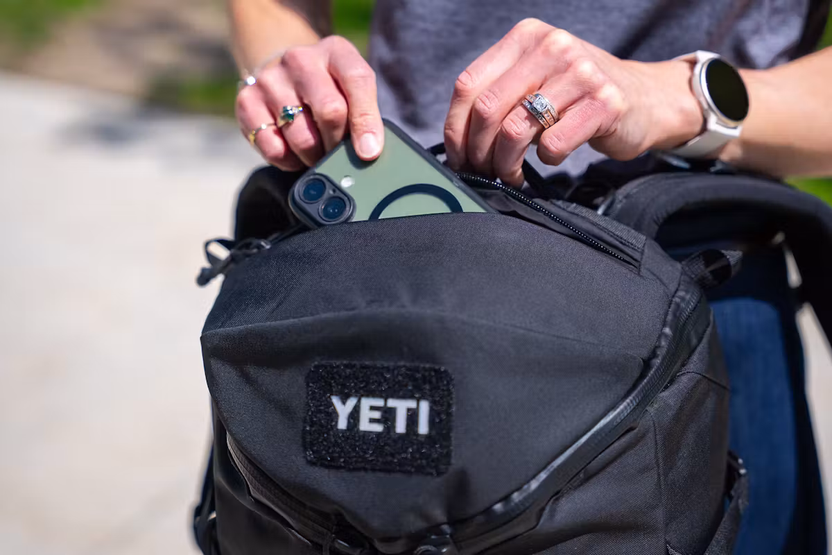 YETI Ranchero 22L 背包使用中 YETI Ranchero 22L 背包使用中