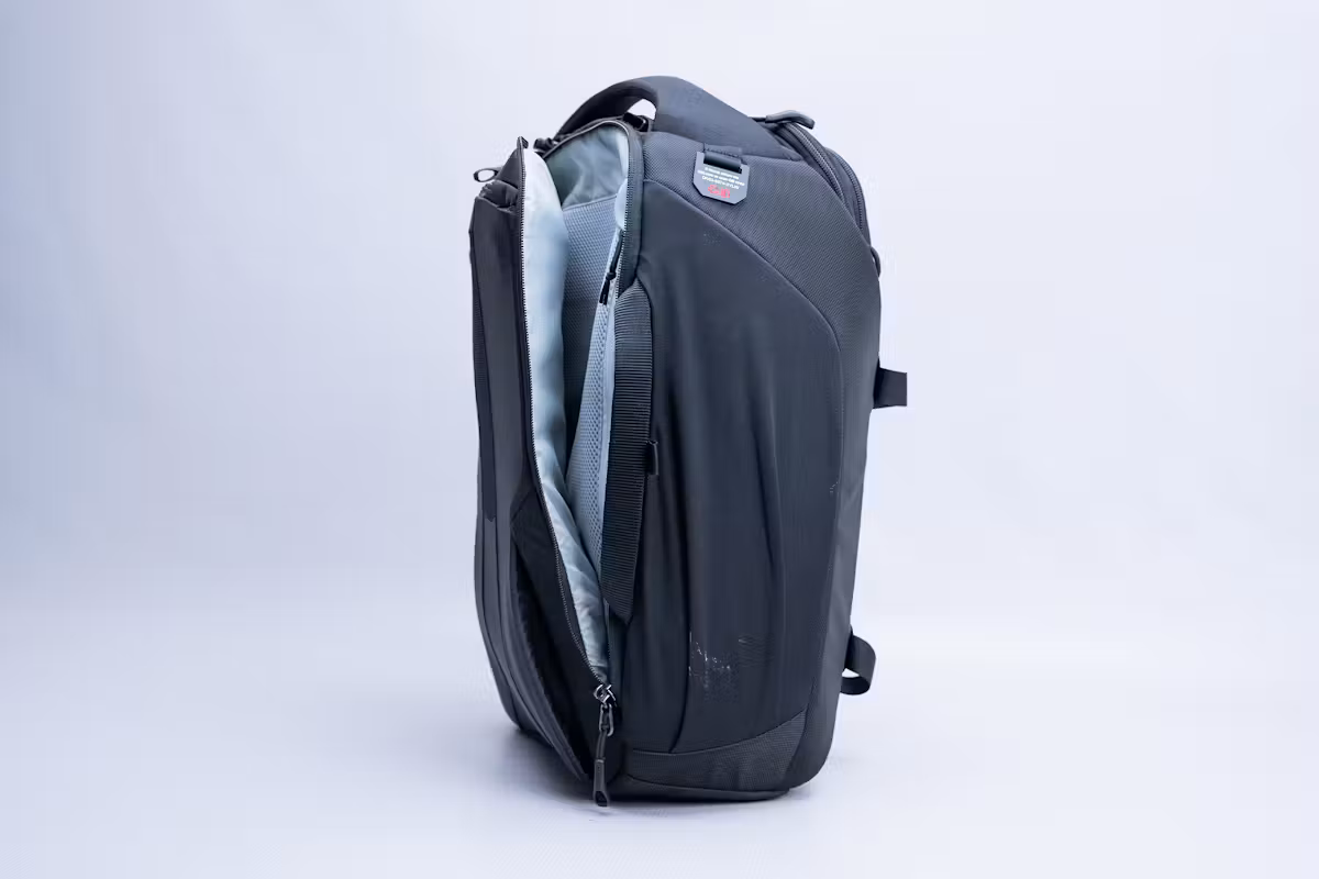 Osprey Sojourn Porter 30L 笔记本电脑隔层 Osprey Sojourn Porter 30L 笔记本电脑隔层