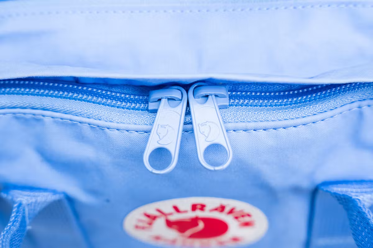 Fjallraven Kanken 腰包 Plus 拉链 Fjallraven Kanken 腰包 Plus 拉链