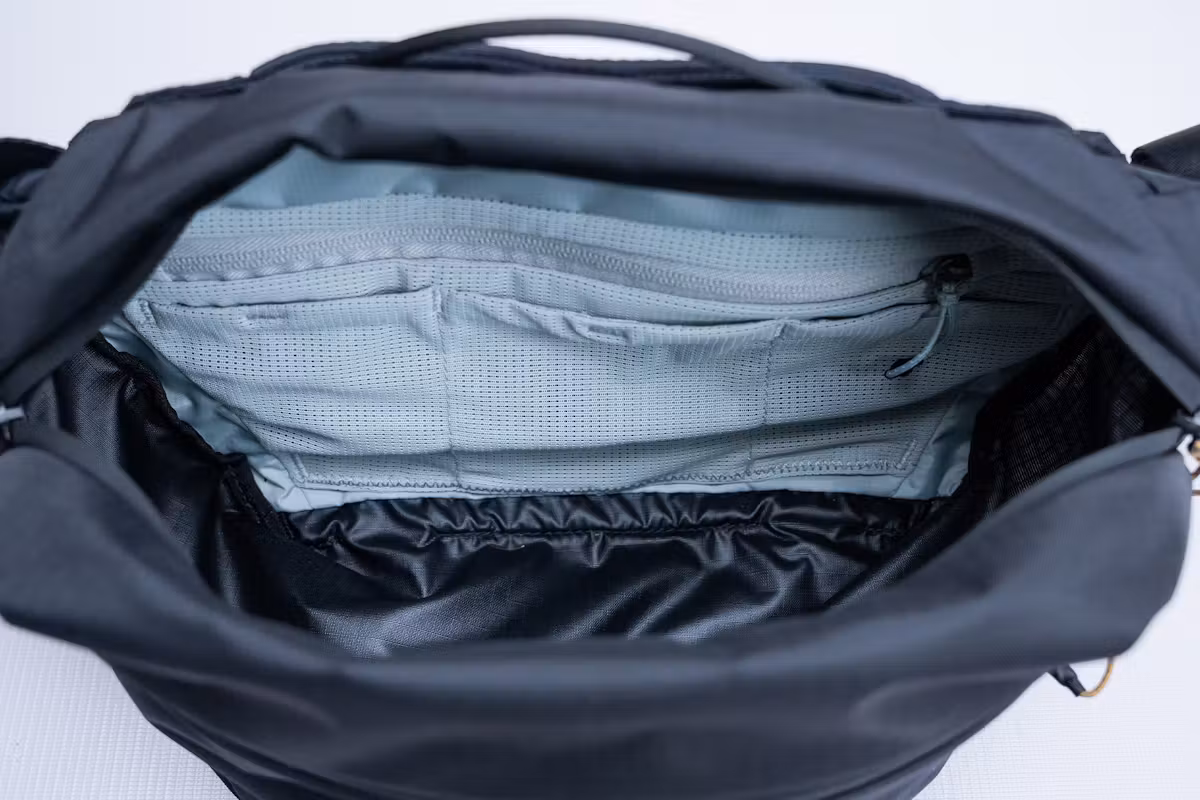 Peak Design 户外单肩包 7L 空置状态
