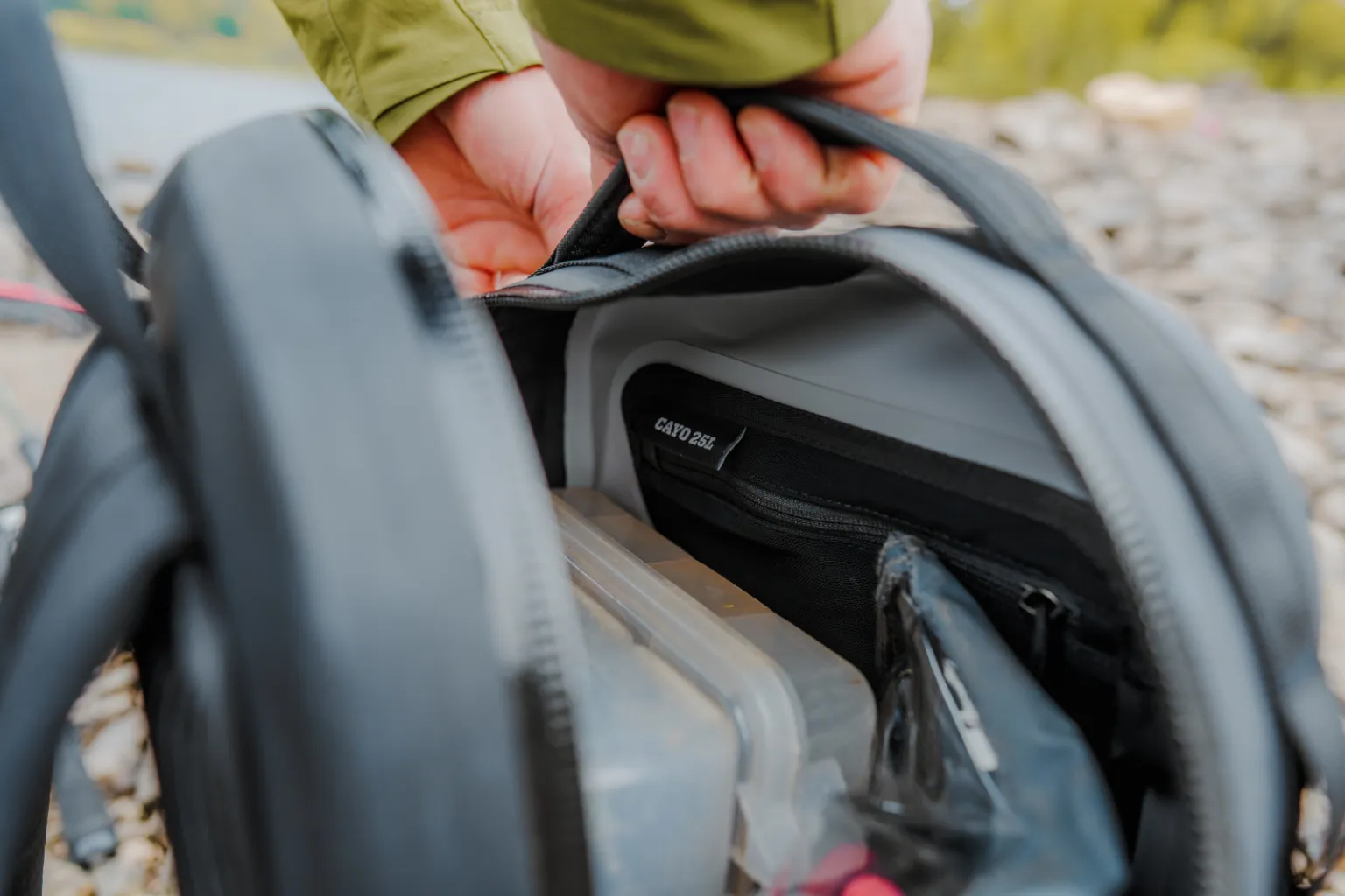 YETI Cayo interior storage 背包內层储物设计 YETI Cayo interior storage 背包內层储物设计