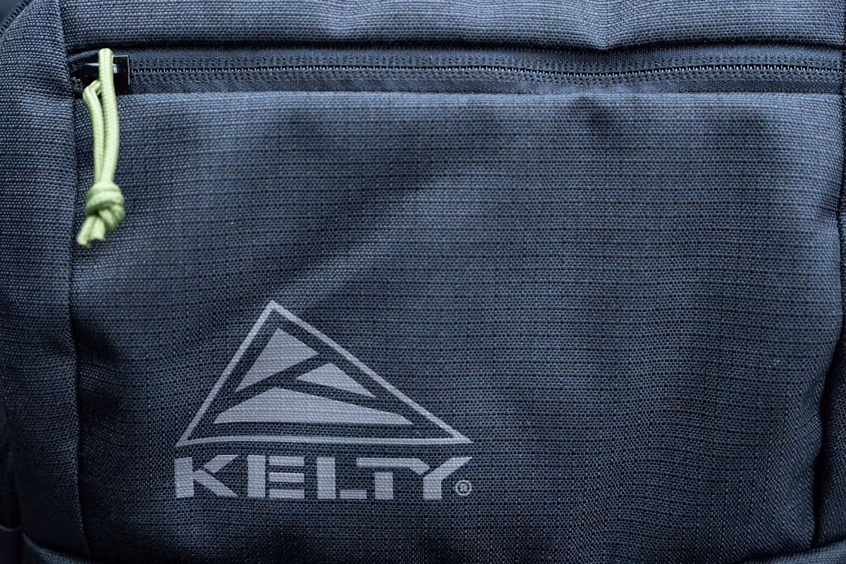 Kelty Redwing Traveler 40 品牌标识 Kelty Redwing Traveler 40 品牌标识