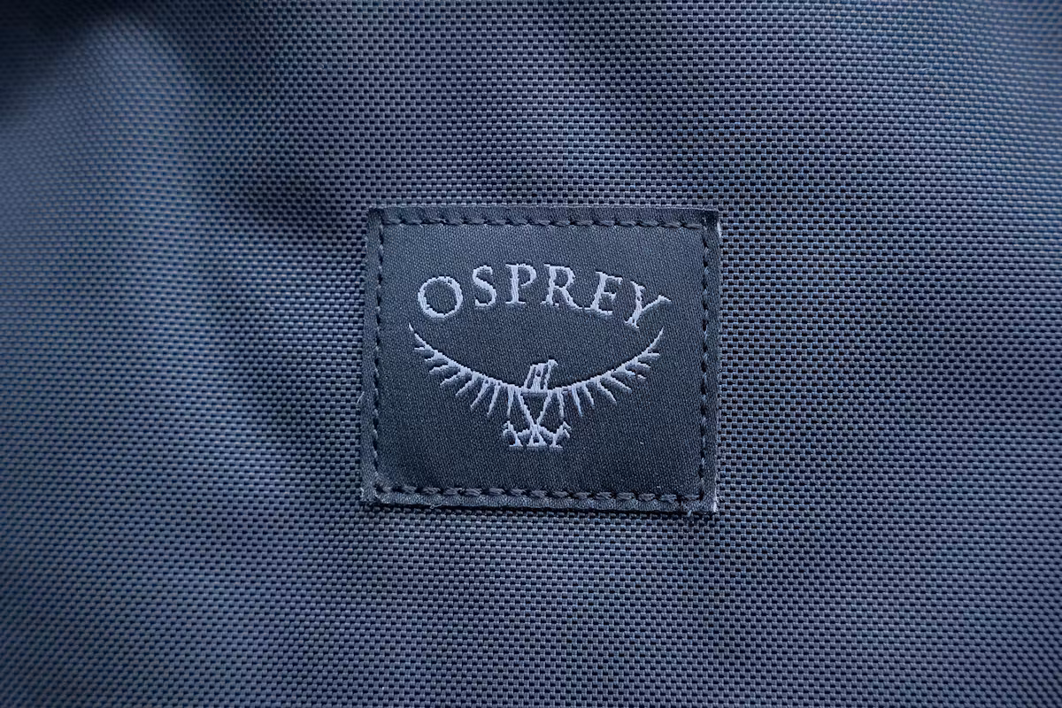 Osprey Aoede 公文包品牌标识