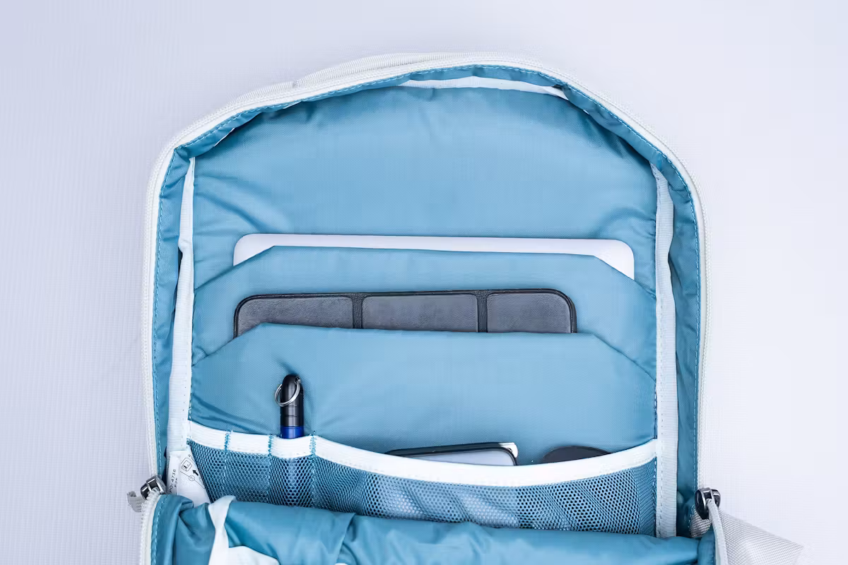 Cotopaxi Allpa 18L 背包笔记本电脑隔层