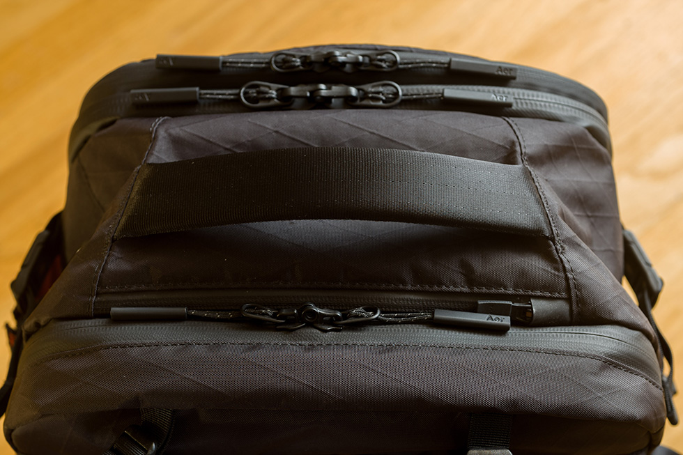 Aer Travel Pack 3 旅行背包:顶部提手 Aer Travel Pack 3 旅行背包:顶部提手
