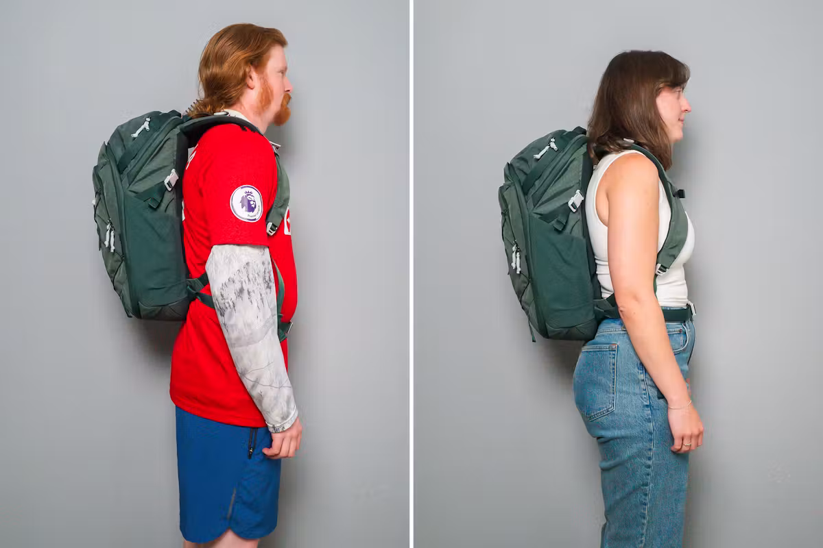 Matador 24L 探险背包 双人并排比较 Matador 24L 探险背包 双人并排比较