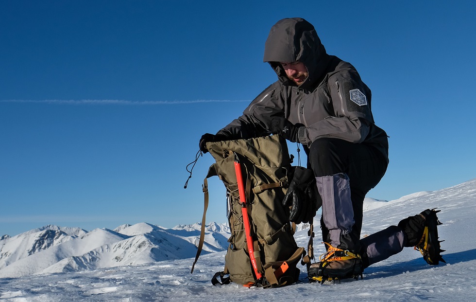 Arc'teryx LEAF Khyber 50 巡逻包:顶部开口 Arc'teryx LEAF Khyber 50 巡逻包:顶部开口
