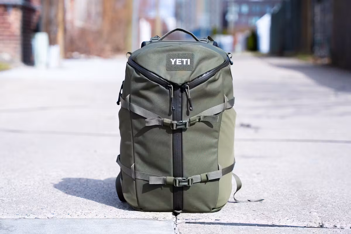 YETI Ranchero 27L 背包展示 YETI Ranchero 27L 背包展示