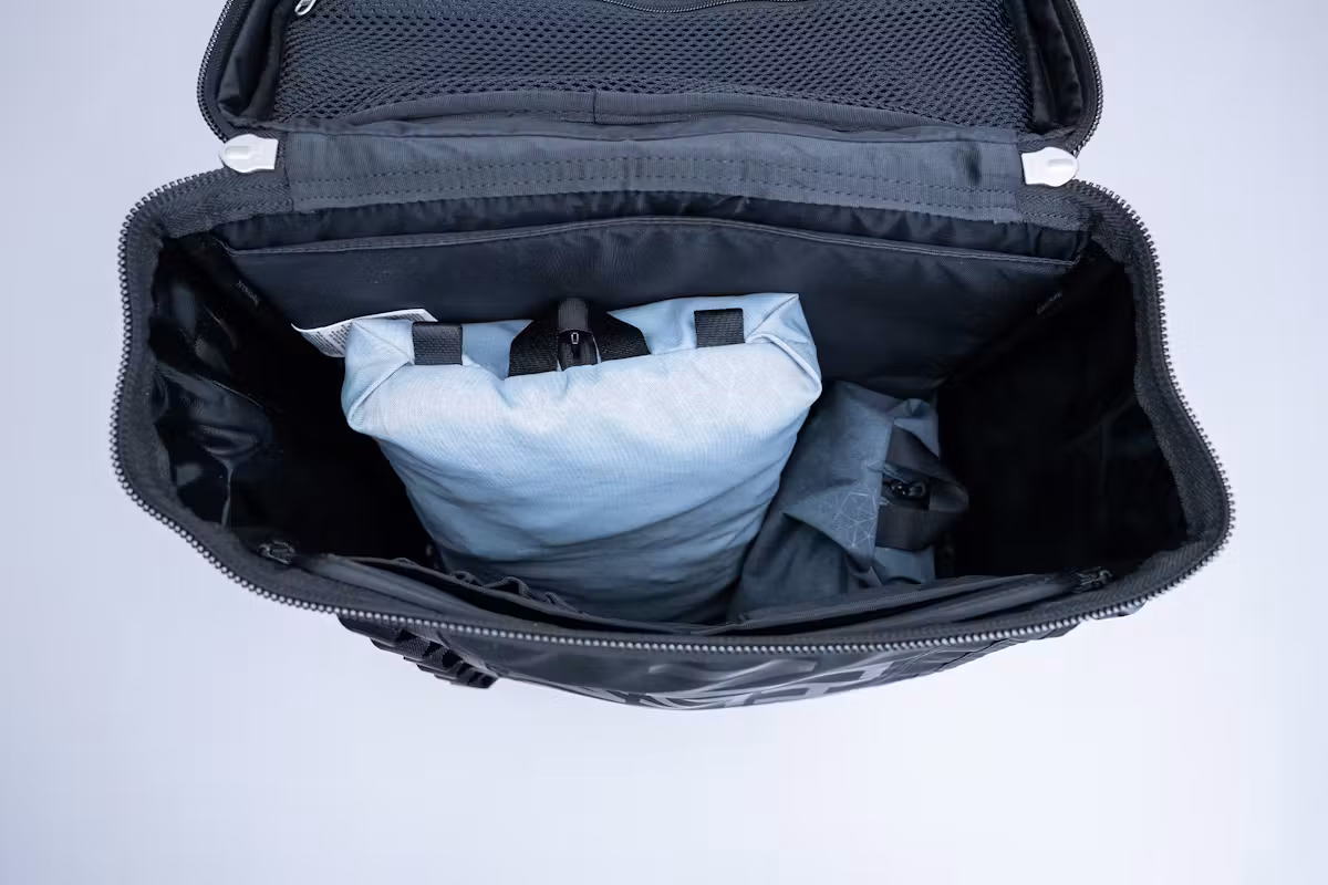 The North Face Base Camp Fusebox 满载状态 The North Face Base Camp Fusebox 满载状态