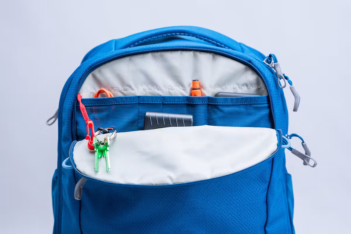 Osprey Daylite 可扩展旅行背包 26+6 副隔层 Osprey Daylite 可扩展旅行背包 26+6 副隔层