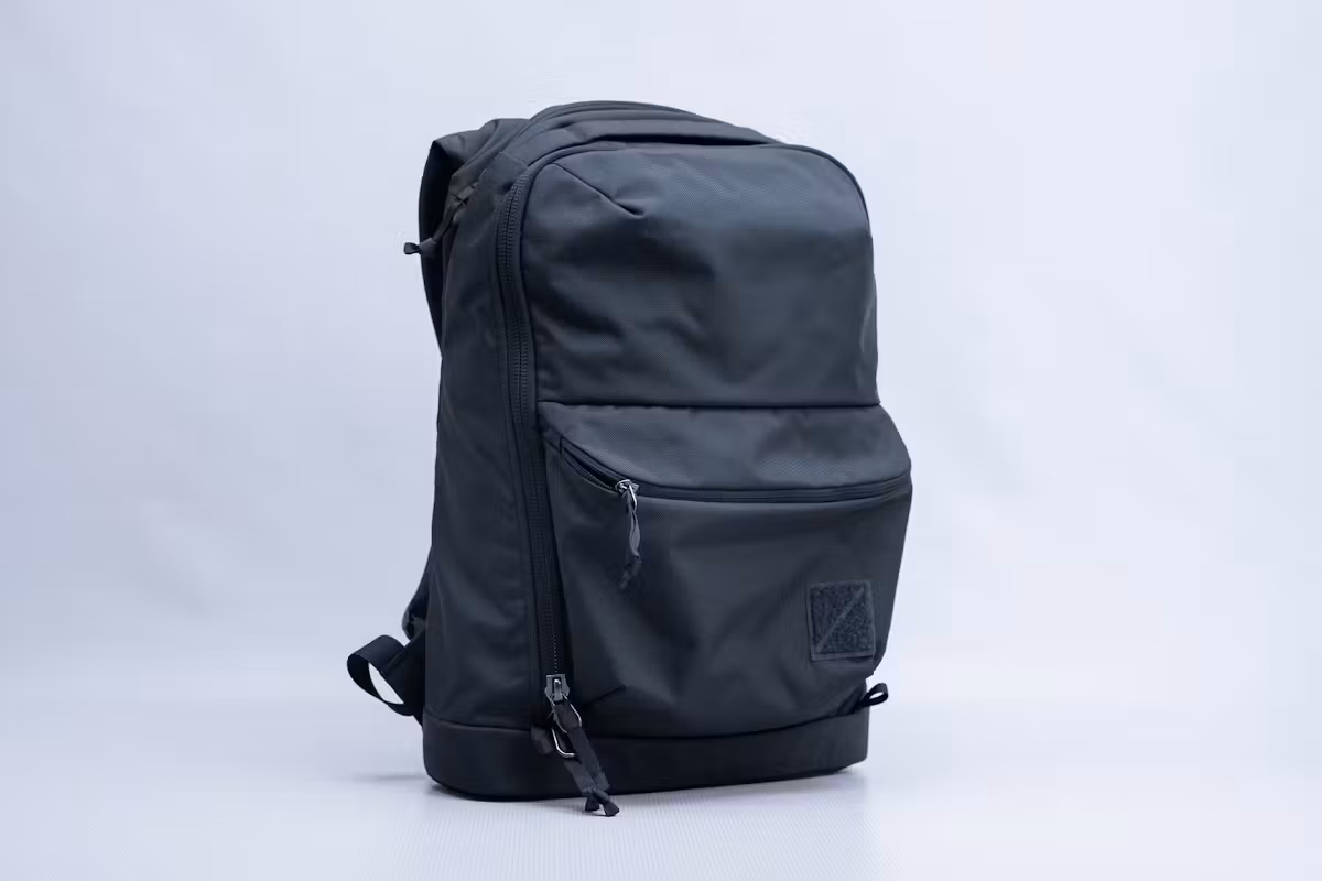 EVERGOODS CIVIC 22升书包 (CB22) 在工作室里 EVERGOODS CIVIC 22升书包 (CB22) 在工作室里