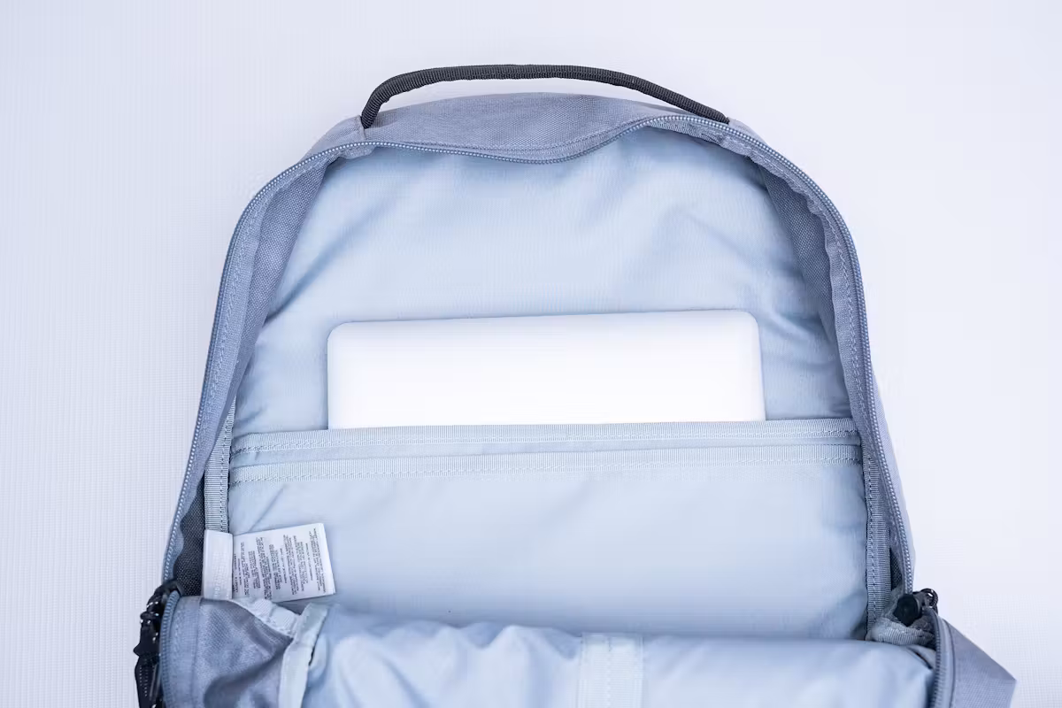 哥伦比亚 Atlas Explorer II 26L 背包笔记本电脑隔层