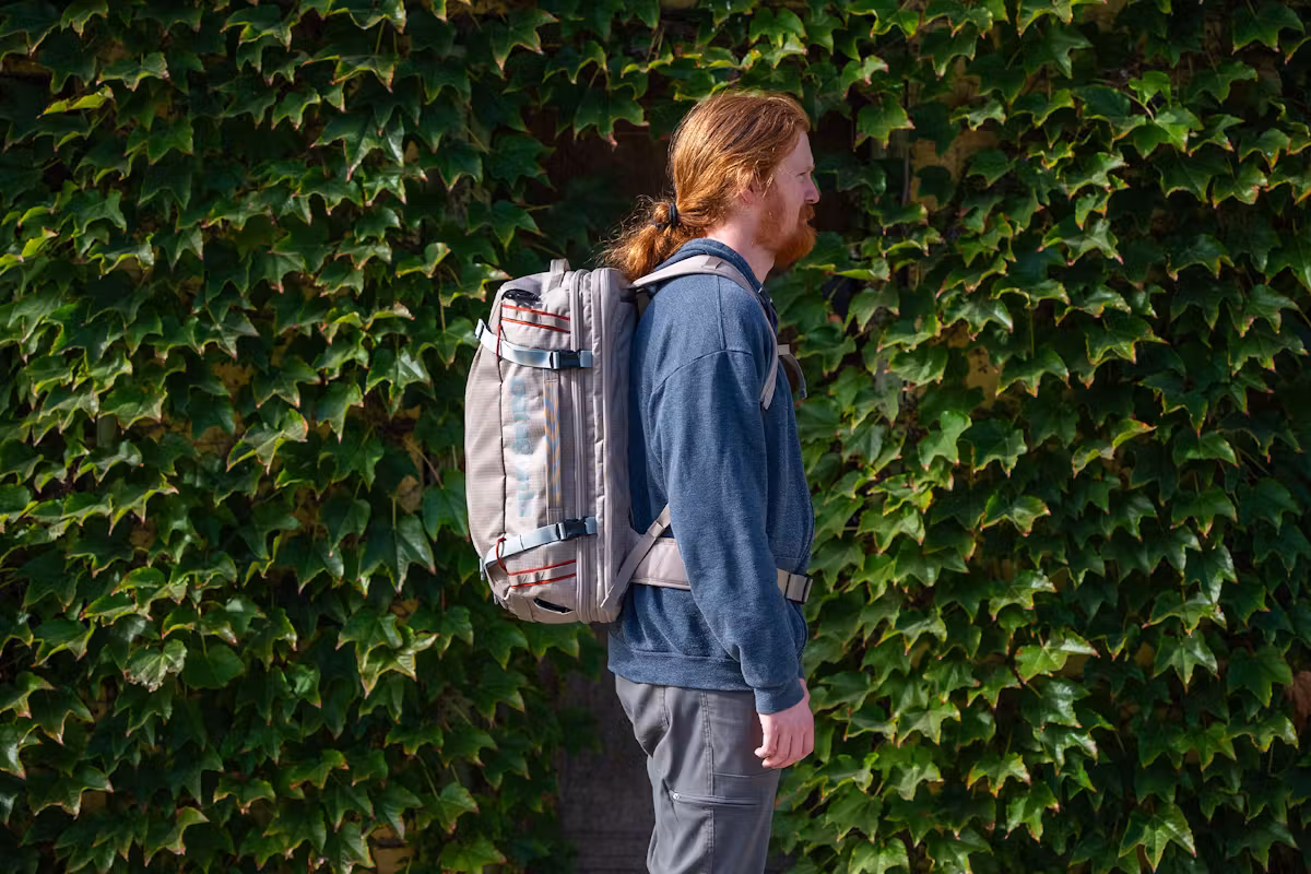 Patagonia Black Hole MLC 45L 侧面轮廓 Patagonia Black Hole MLC 45L 侧面轮廓