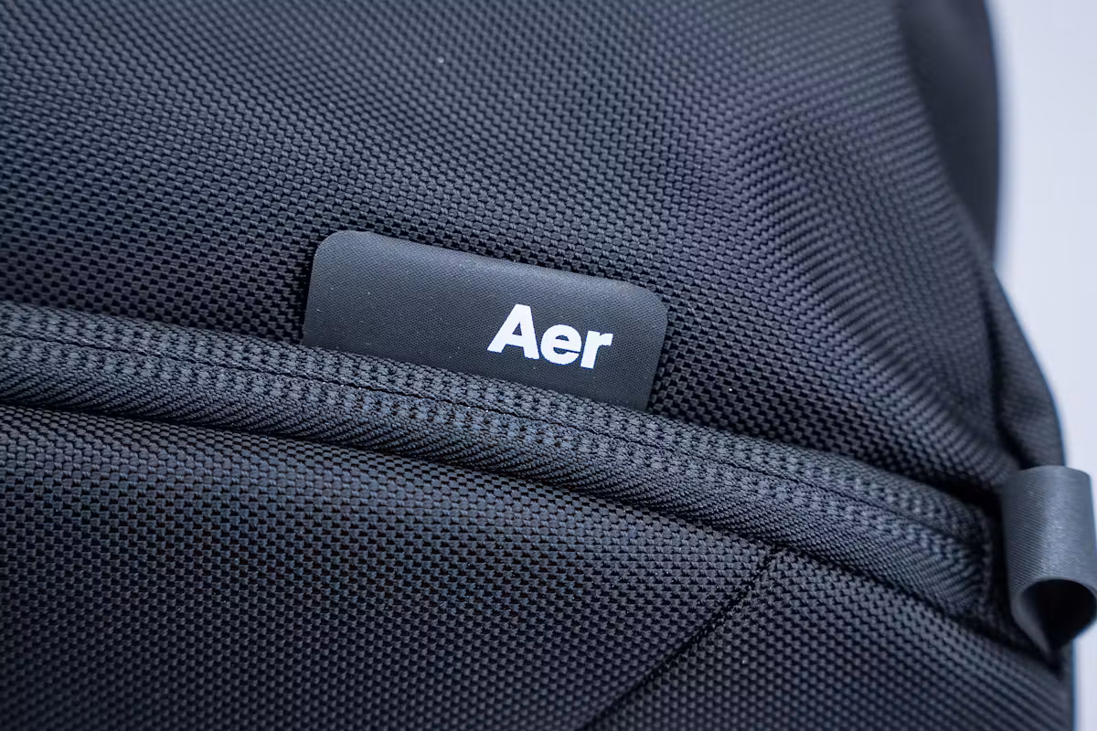 Aer City Pack Pro 2 20L 品牌标识
