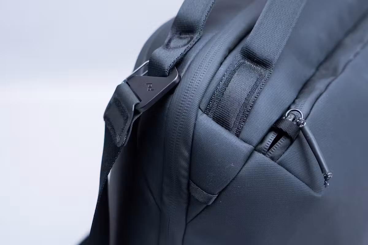 Peak Design Travel Weekender 25L 附件环 Peak Design Travel Weekender 25L 附件环