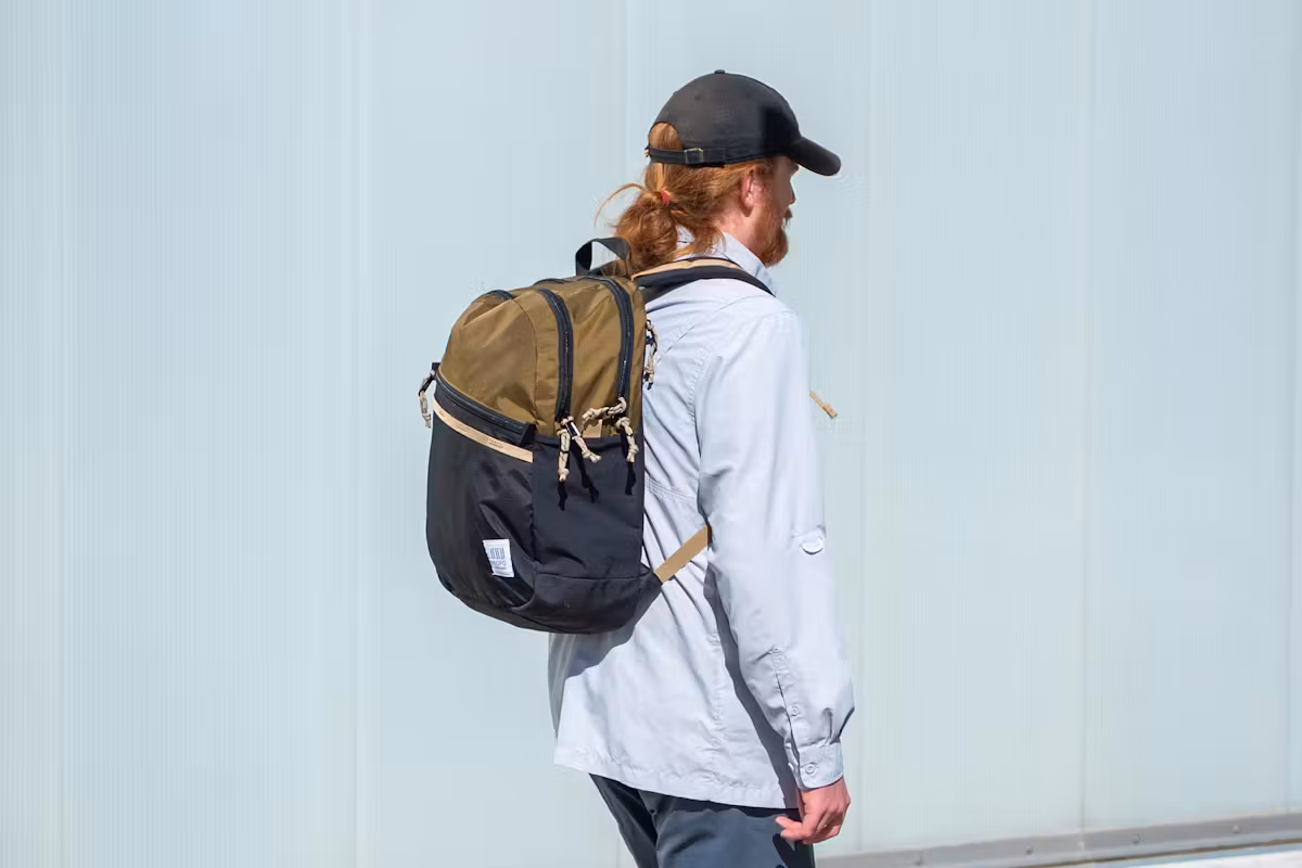 Topo Designs 通勤背包侧面 Topo Designs 通勤背包侧面