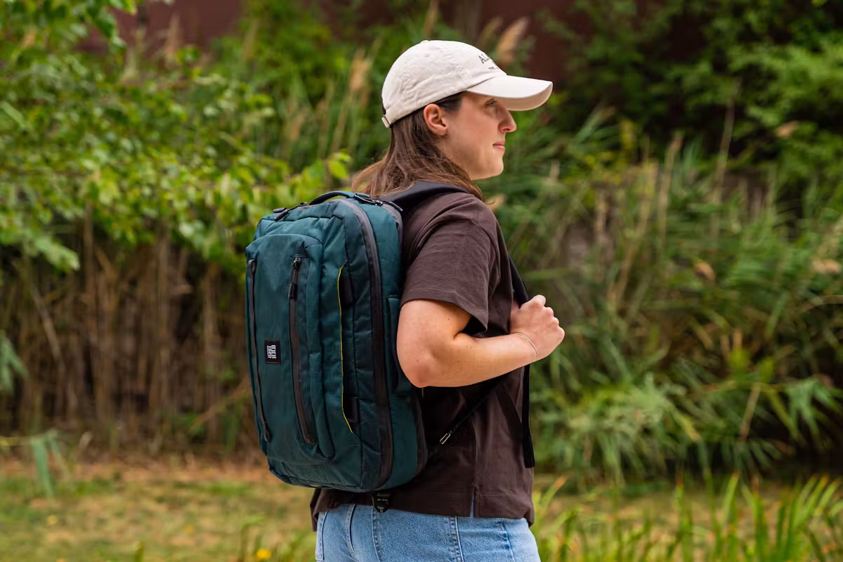 Topo Designs Global Pro 三合一公文包 背包侧面 Topo Designs Global Pro 三合一公文包 背包侧面